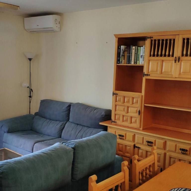 Lovely 2 Bedroom Apartment With Pool - Apartment - 6