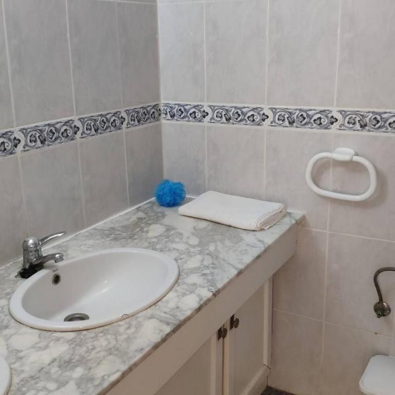 Lovely 2 Bedroom Apartment With Pool - Apartment - 11