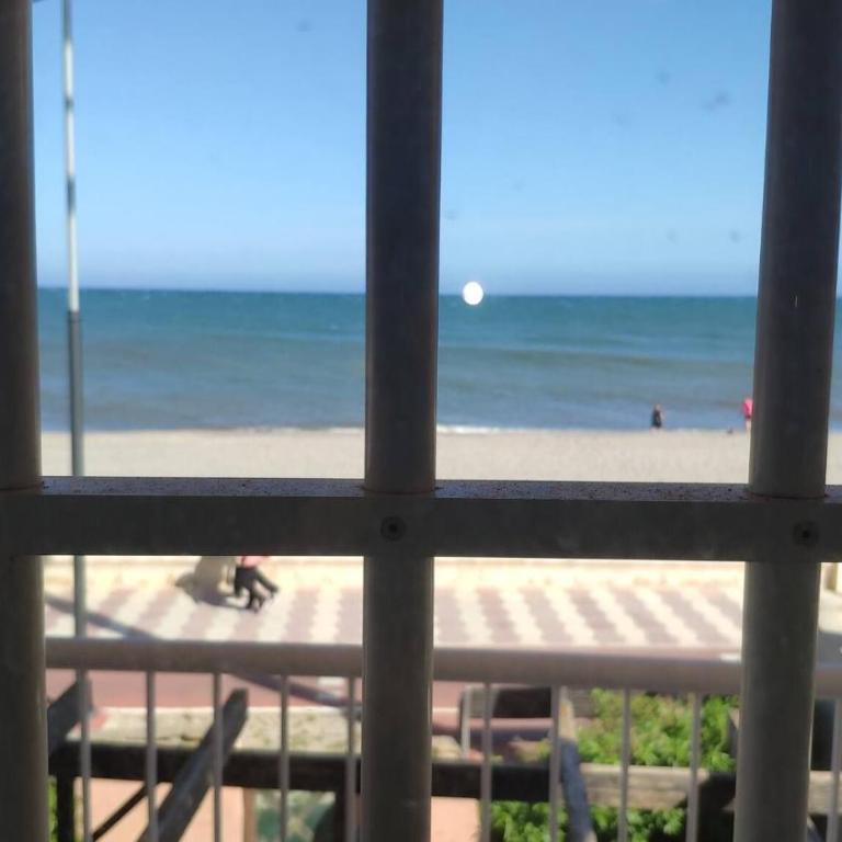 Lovely 2 Bedroom Apartment With Pool - Apartment - 12