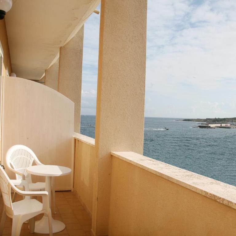 B&B Gelsimori - Camera Matrimoniale con Balcone e Vista Mare - 2