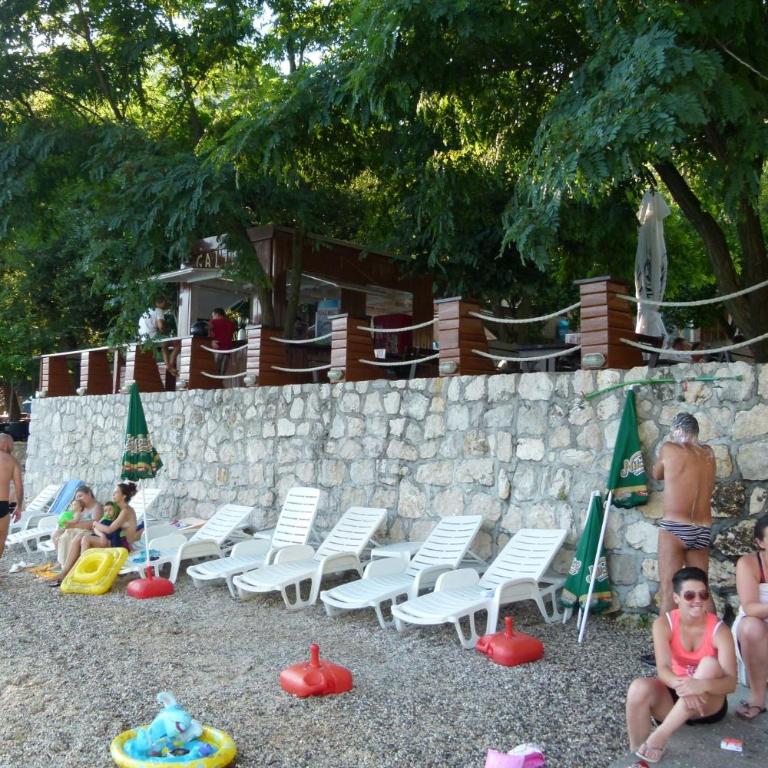 Spacious Family 4BR Seaside House, Fantastic Sea Views, 20 Meters to Beach - Vacation Home - 48