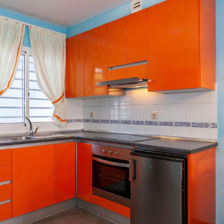 Apartment near the beach with a huge terrace, patio, wifi and parking - Apartamento - 14