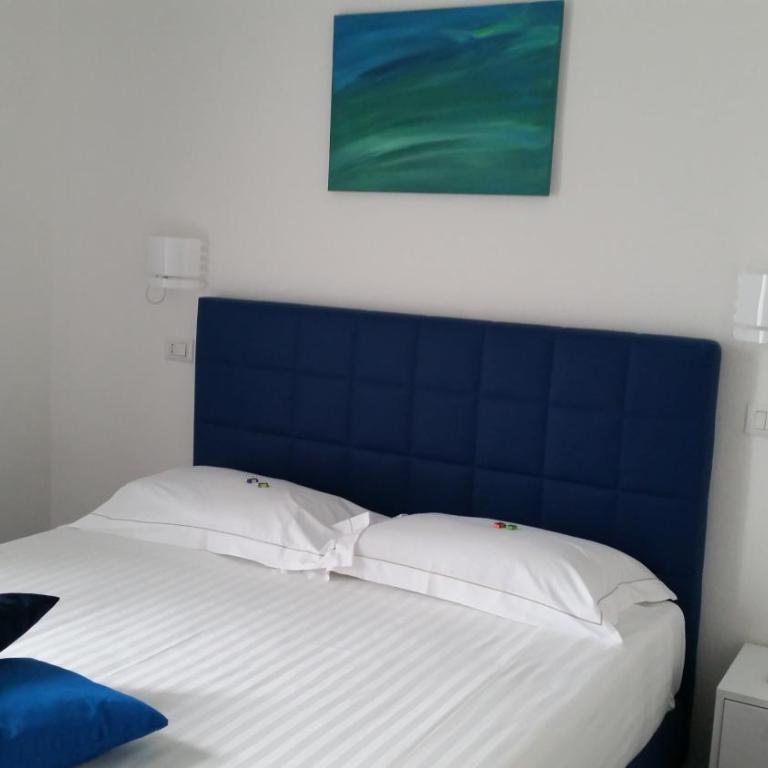 Etna Suite Group - Quadruple Room with Balcony - 1