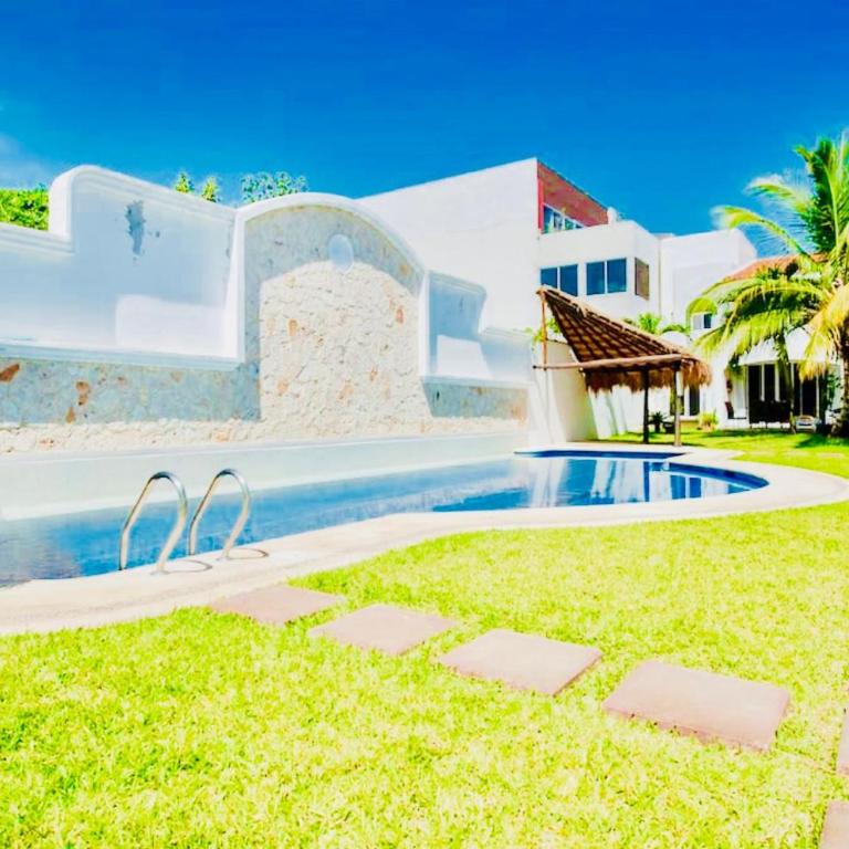 Deluxe Balcony Room With Swimming Pool Air Conditioning and Parking - Deluxe Double or Twin Room - 5