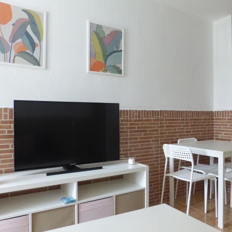 Lovely studio at 150 meters from the beach - Apartment - 3