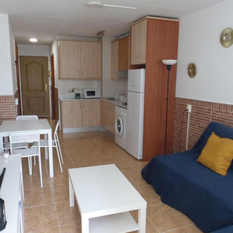 Lovely studio at 150 meters from the beach - Apartment - 12