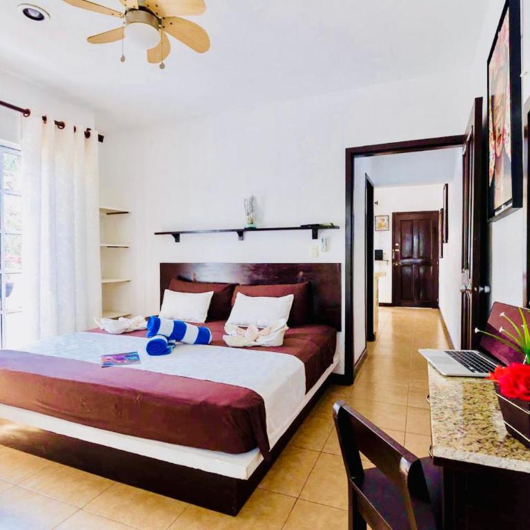 Frida Double Balcony Apartment 5th Avenue - Apartamento - 12