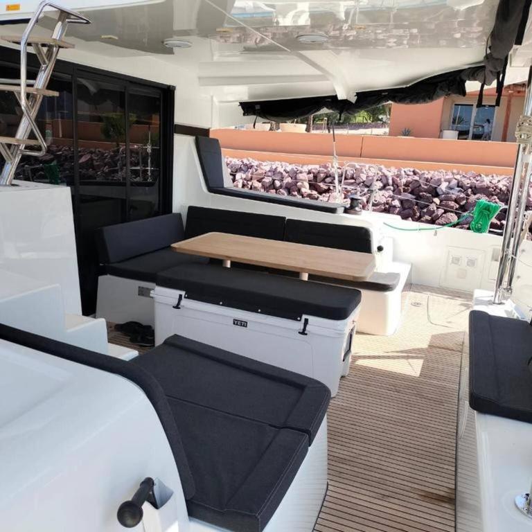 Epic Magical Catamaran In Marina - Casa - 16