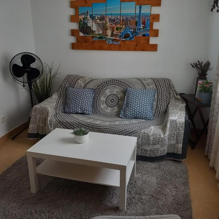 Cozy Apartment Near The Beach - Apartment - 6