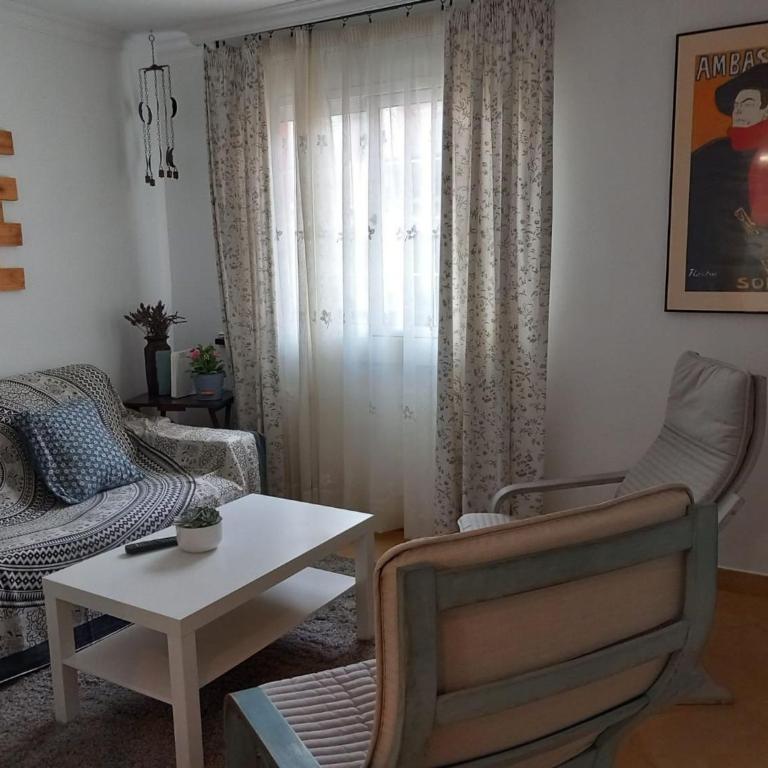 Cozy Apartment Near The Beach - Apartment - 5