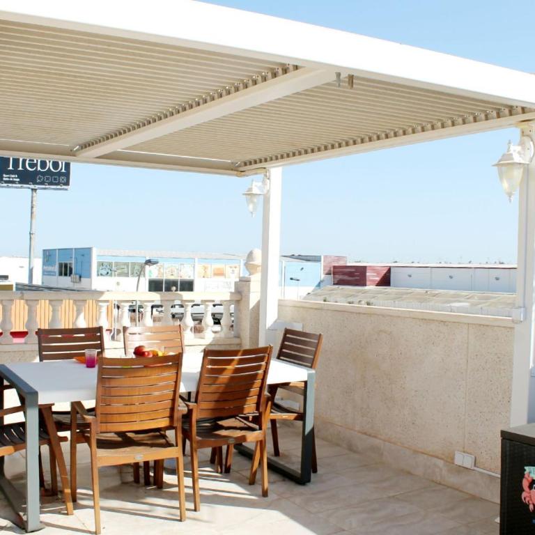 Charming Upper Bungalow with Terrace and Communal Pool in Torrevieja - Apartamento - 15