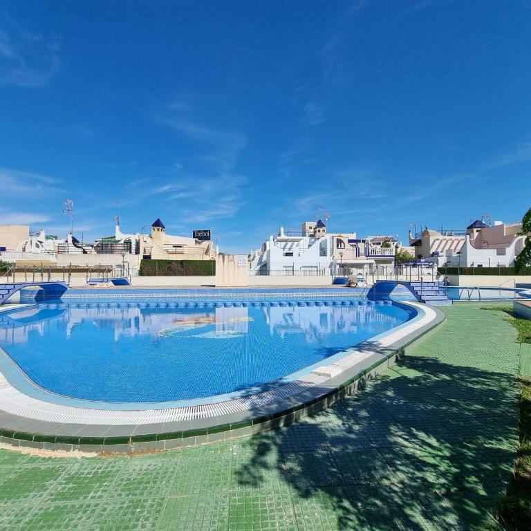 Charming Upper Bungalow with Terrace and Communal Pool in Torrevieja - Apartamento - 19