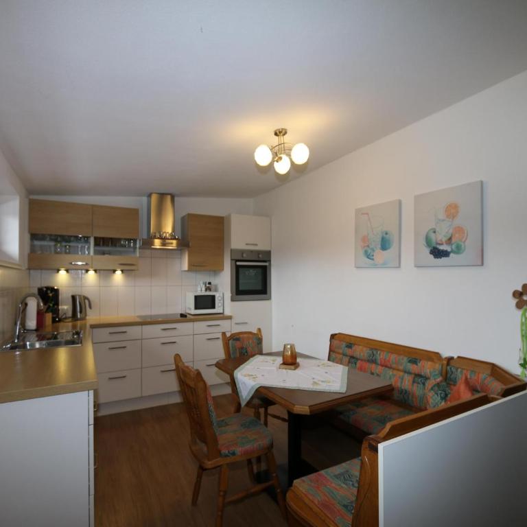 Apartment in Zillertal near Ski Slopes - Two-Bedroom Apartment - 12