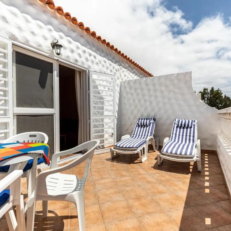 Apartment near the beach, big terrace with nice sea views, wifi and parking - Apartamento - 4