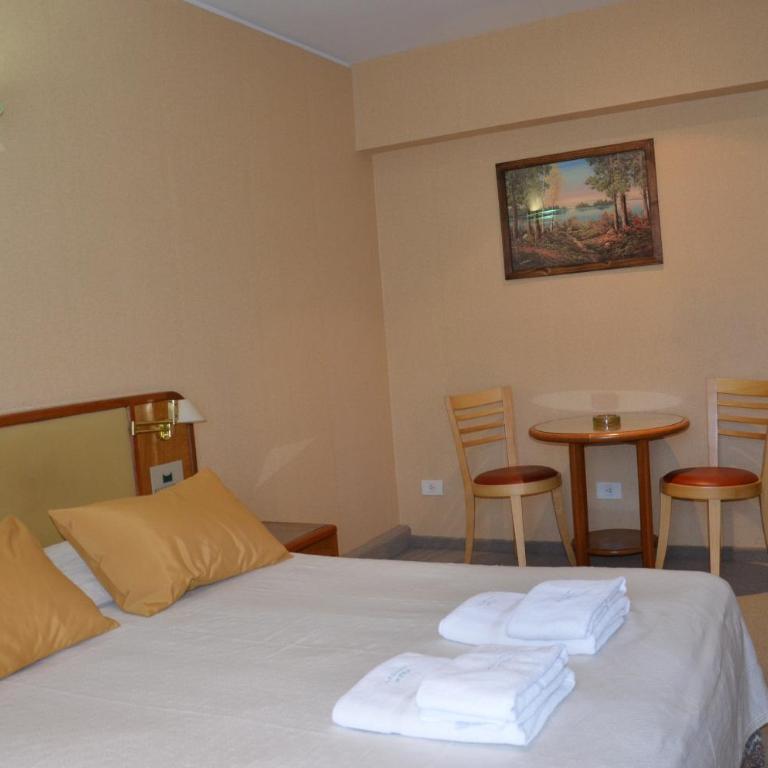 Hotel Algeciras - Habitación Doble Estándar - 7