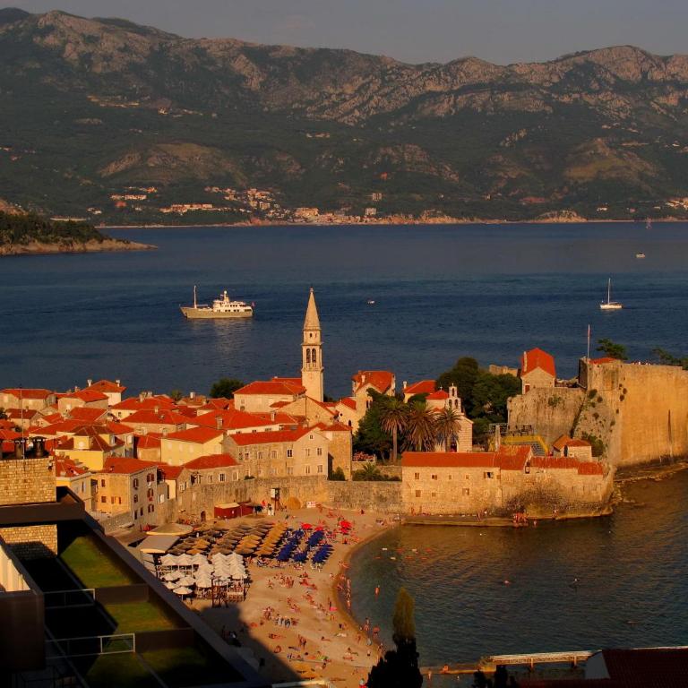 Apartments Inspiration - One-Bedroom Apartment with Balcony and Sea View - 33