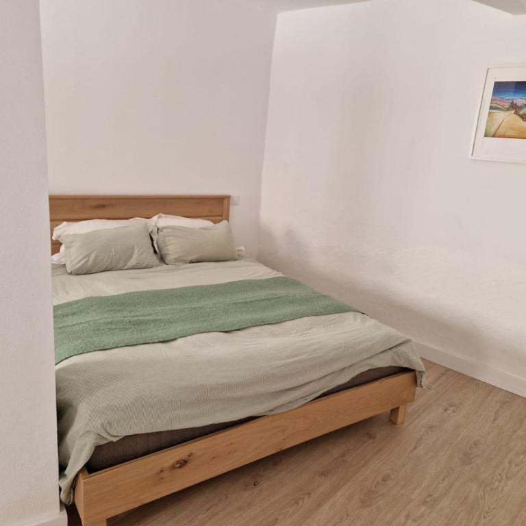 Habitación amplia y tranquila con baño privado en piso compartido - Apartamento de 1 dormitorio - 28
