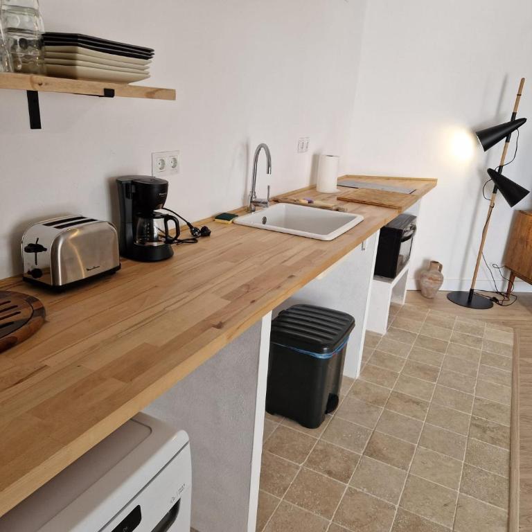 Habitación amplia y tranquila con baño privado en piso compartido - Apartamento de 1 dormitorio - 43