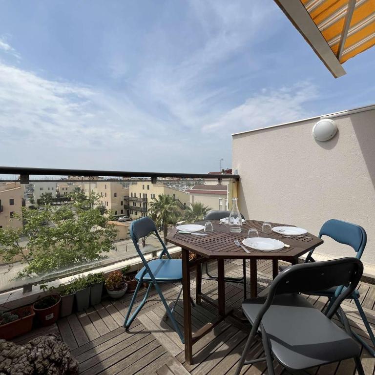 Appartement dernier étage avec terrasse vue port GN400-028 - Appartement 2 Chambres avec Vue sur le Port - 10