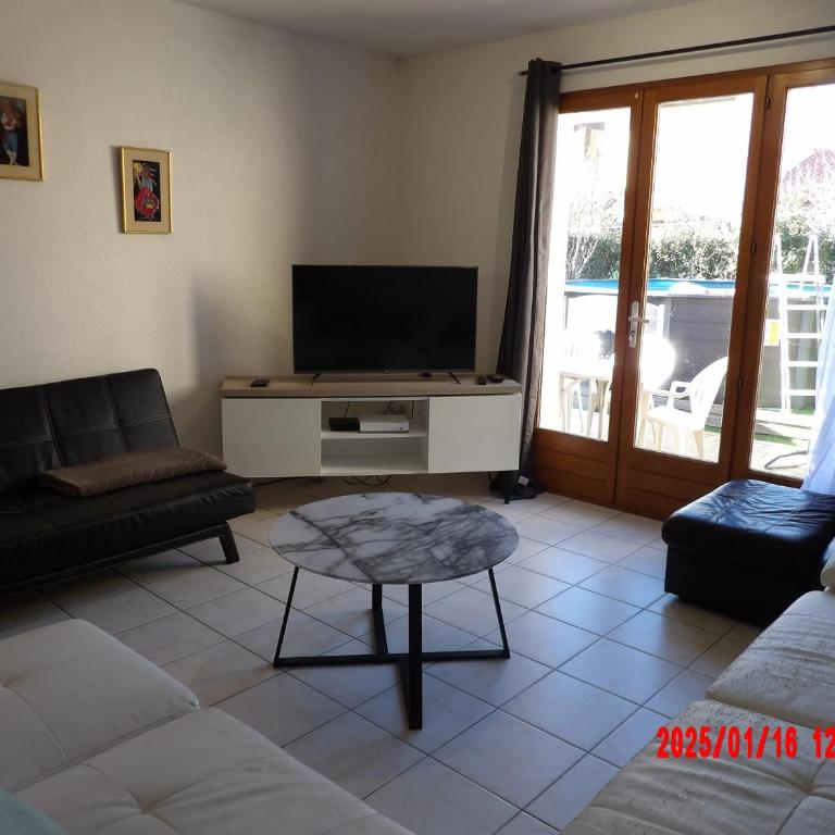 Superbe maison avec piscine privee St Cyprien - Vacation Home - 1