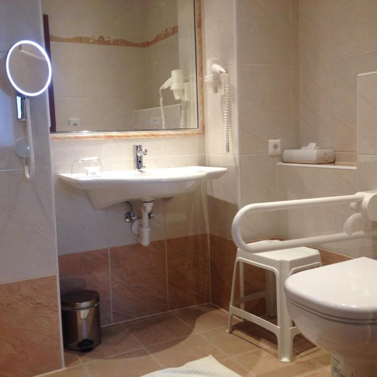 Altstadt Hotel Mosser Villach mit Parkplatz - Doppelzimmer - barrierefrei - 4