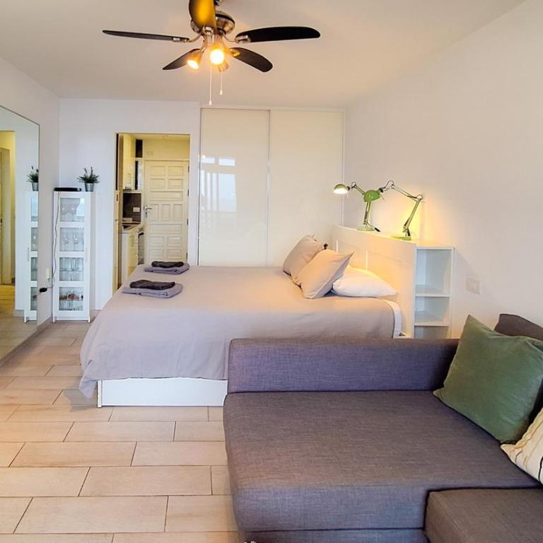 Studio with balcony and sea view - Estudio con vista al océano - 2