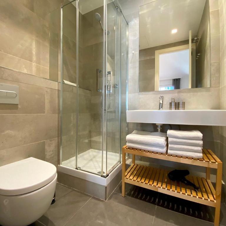 Spacious Elegant on Avenue Diagonal By MyRentalHost - Three-Bedroom Apartment - 20