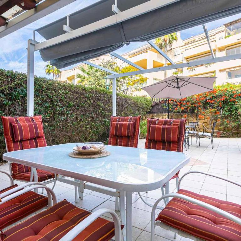 Bahia by BH Marbella - Apartamento de 2 dormitorios con balcón y terraza - 22