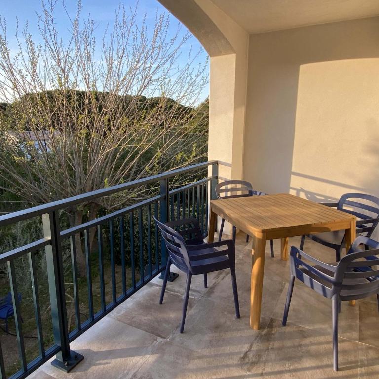 Les Mûriers - Appartement 2 Chambres - Vue sur Jardin - 2