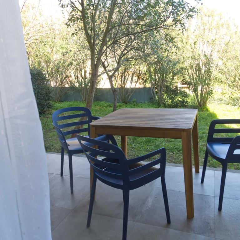 Les Mûriers - Appartement 2 Chambres - Vue sur Jardin - 11