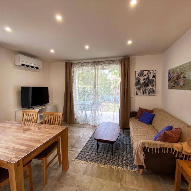 Les Mûriers - Appartement 2 Chambres - Vue sur Jardin - 12
