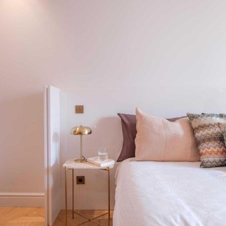 Exceptional Duplex - AC-4BR-8P- close to Marais - Appartement 4 Chambres Deluxe - 57