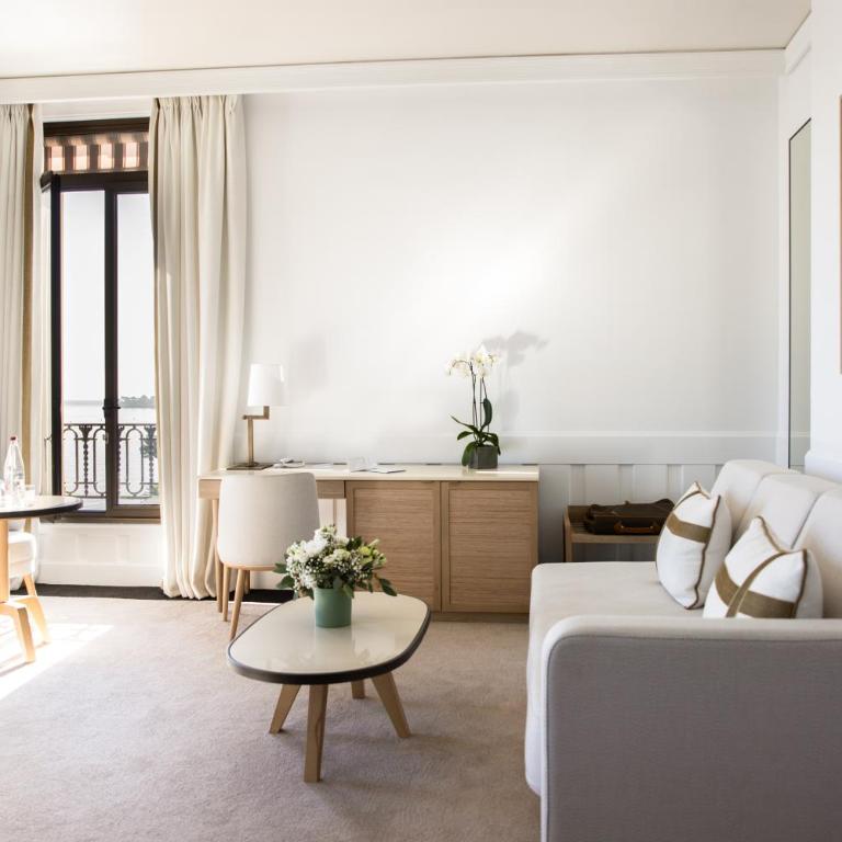 Hotel Royal-Riviera - Suite Junior - Vue sur Mer - 3