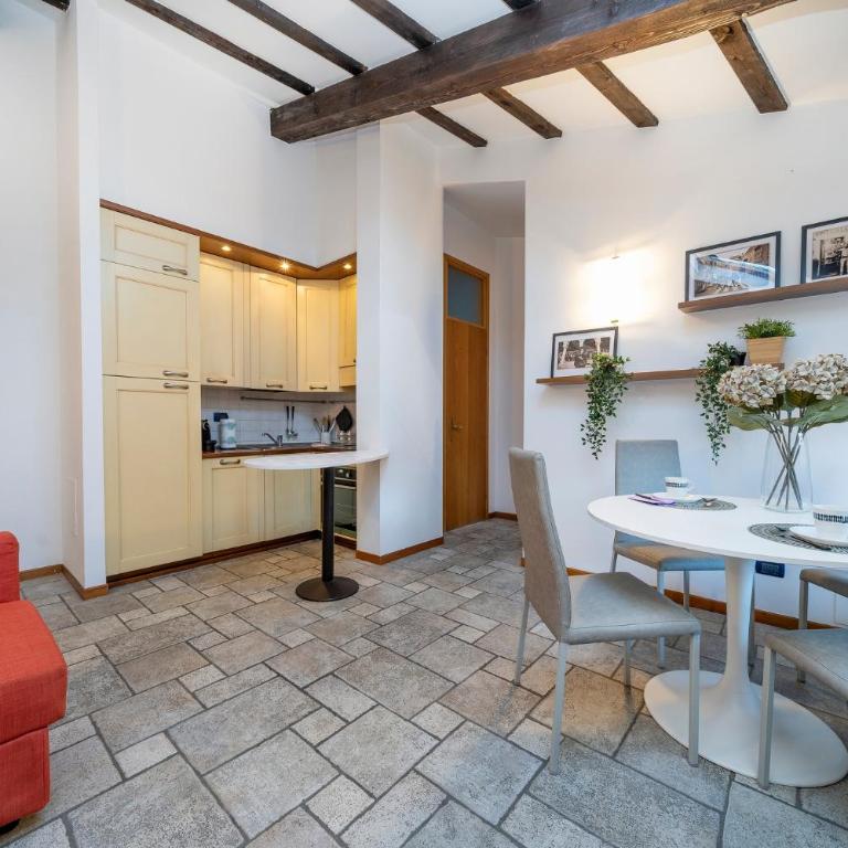 GuestHost - Historic Elegance - Apt in the Heart of Udine - Appartamento con 2 Camere da Letto - 8