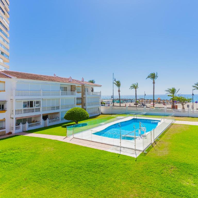 Torremolinos Playamar Primera Linea de Playa Urb. La Farola - One-Bedroom Apartment - 1