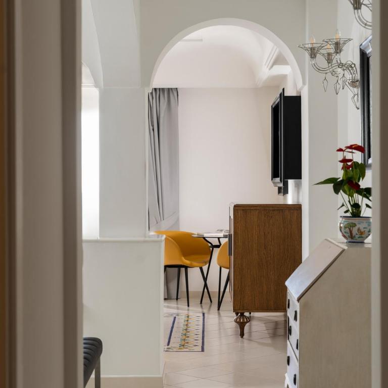 Hotel Eden Roc - Suite con 2 Camere da Letto e Vista Mare - 5