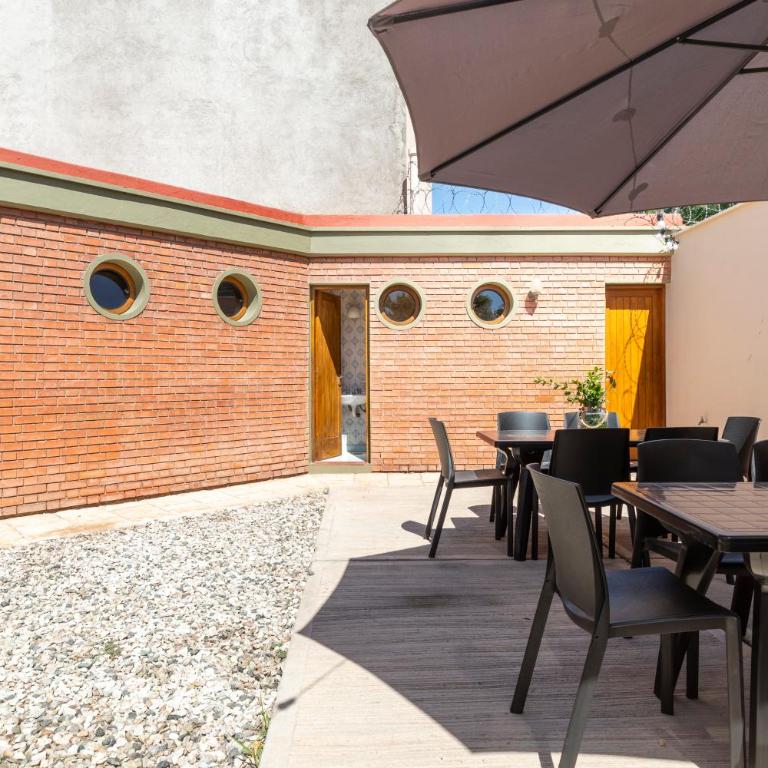 Amplia, cálida y súper ubicada - Five-Bedroom House - 25