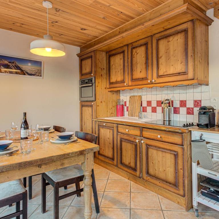 Apartment Kandahar, Alpes Travel, Les Houches, Sleeps 4 - Appartement 2 Chambres - 2