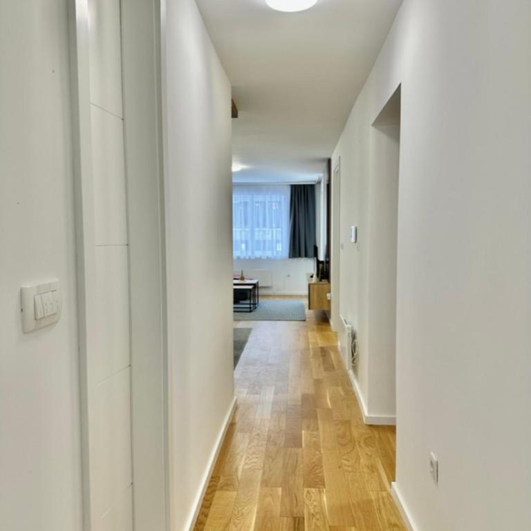 Snow Base Jahorina - Two-Bedroom Apartment - 11