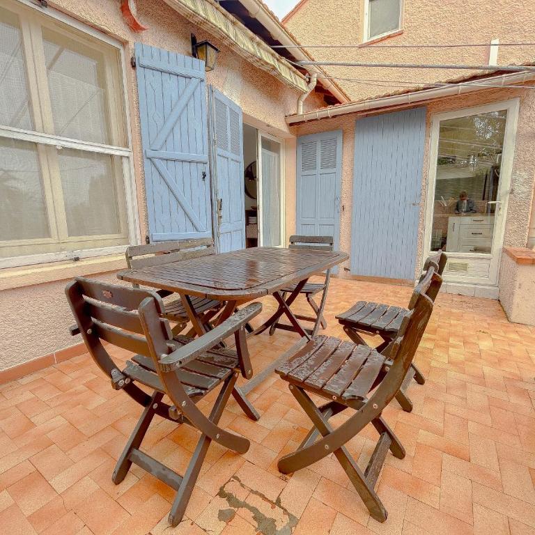 Maison Boulouris avec jardin, bord de mer et plage - Villa 1 Chambre - 12