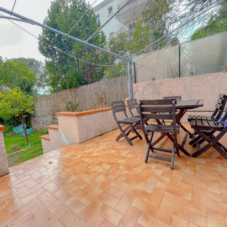 Maison Boulouris avec jardin, bord de mer et plage - Villa 1 Chambre - 13