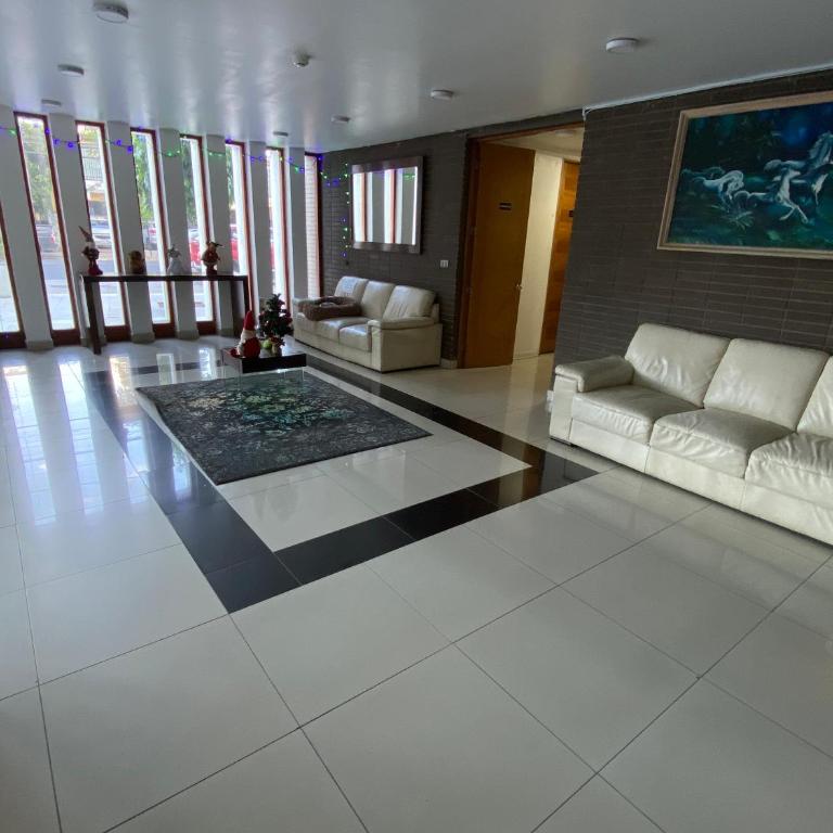 Bello Dpto central a pasos de la Quinta Vergara, Mall, Plaza de Viña, con estacionamiento, ideal para recorrer la ciudad caminando relajado - Two-Bedroom Apartment - 45