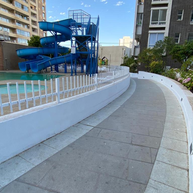 Bello Dpto central a pasos de la Quinta Vergara, Mall, Plaza de Viña, con estacionamiento, ideal para recorrer la ciudad caminando relajado - Two-Bedroom Apartment - 37