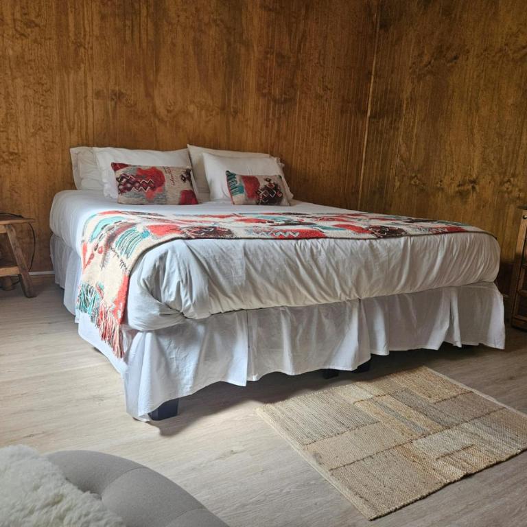 Hostal Lago Cóndor Patagonia - Quadruple Room with Private Bathroom - 1