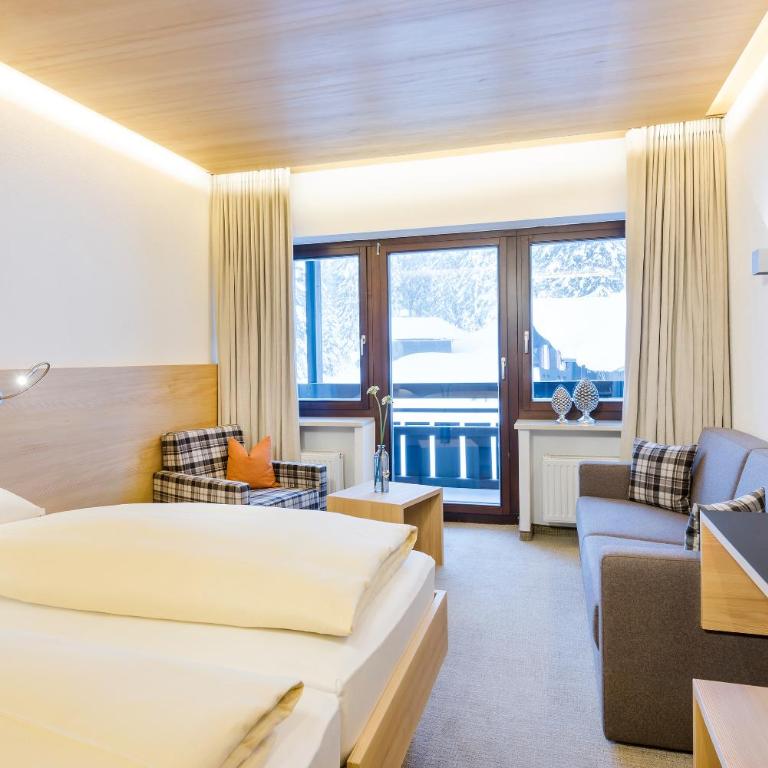 Cresta.Alpin.Sport.Hotel - Doppelzimmer mit Balkon - 1