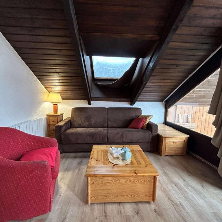 Studio Mezzanine pour 4 Pers - Centre Méribel, Proche Pistes et Commerces, Animaux Acceptés - Appartement 1 Chambre - 5