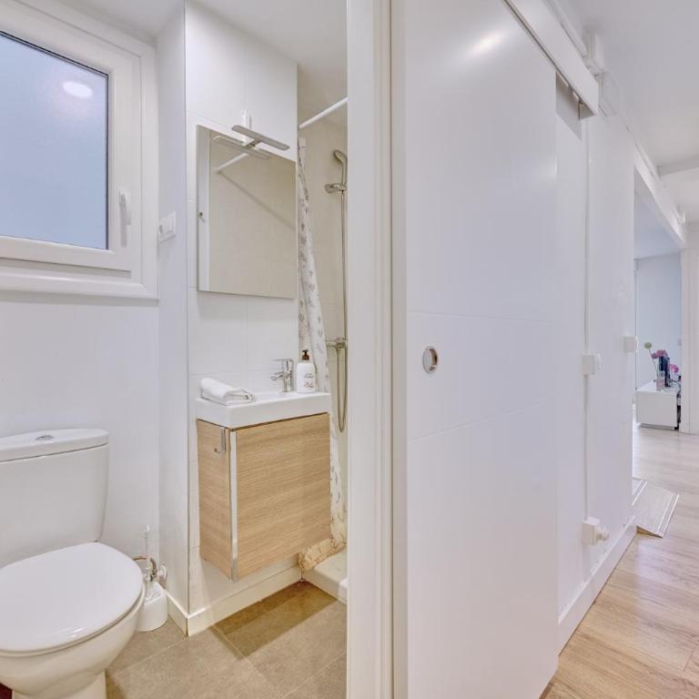 Apartamento Zure Etxea by Clabao - Three-Bedroom Apartment - 11