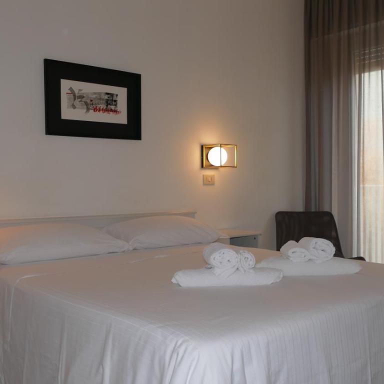 Hotel Spring - Camera Matrimoniale Standard - 31