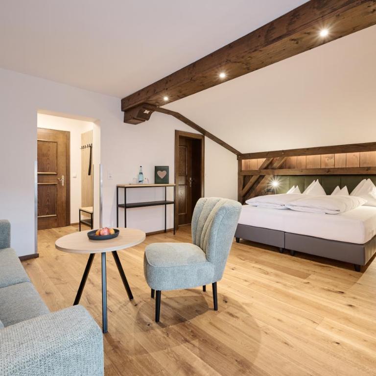 Alpen Villa Rieder - Familienzimmer (2 Erwachsene + 2 Kinder) mit Balkon - 1