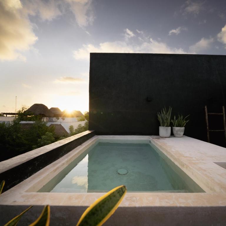 Design Luxury 3BR Villa with 3 Pools, stunning Rooftop, Boho Style, Near Beach - Villa de 3 dormitorios - 5